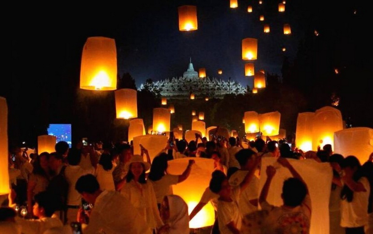 Festival Lampion Waisak Borobudur 2026: Jadwal, Tiket, Spot Foto & Transport dari Jogja