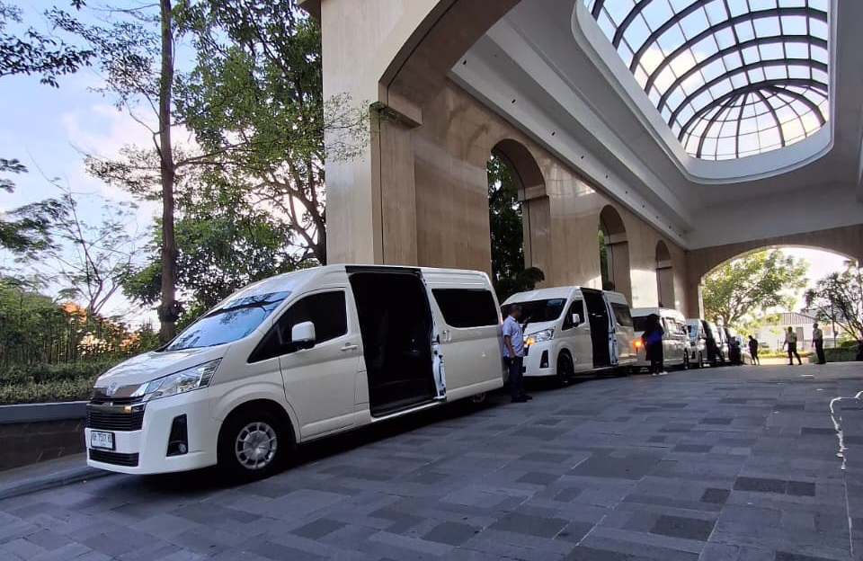 Sewa HIACE Premio Jogja Murah Terpercaya 2026 | Armada Premium, Harga Transparan, Tanpa Biaya Tersembunyi
