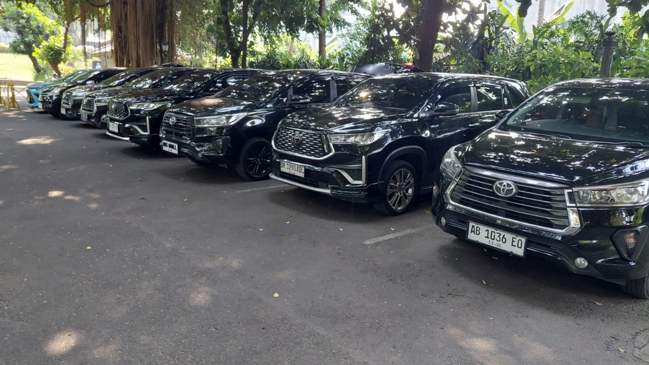 Sewa Innova Jogja 2026 | Innova Reborn & Innova Zenix Jogja + Sopir
