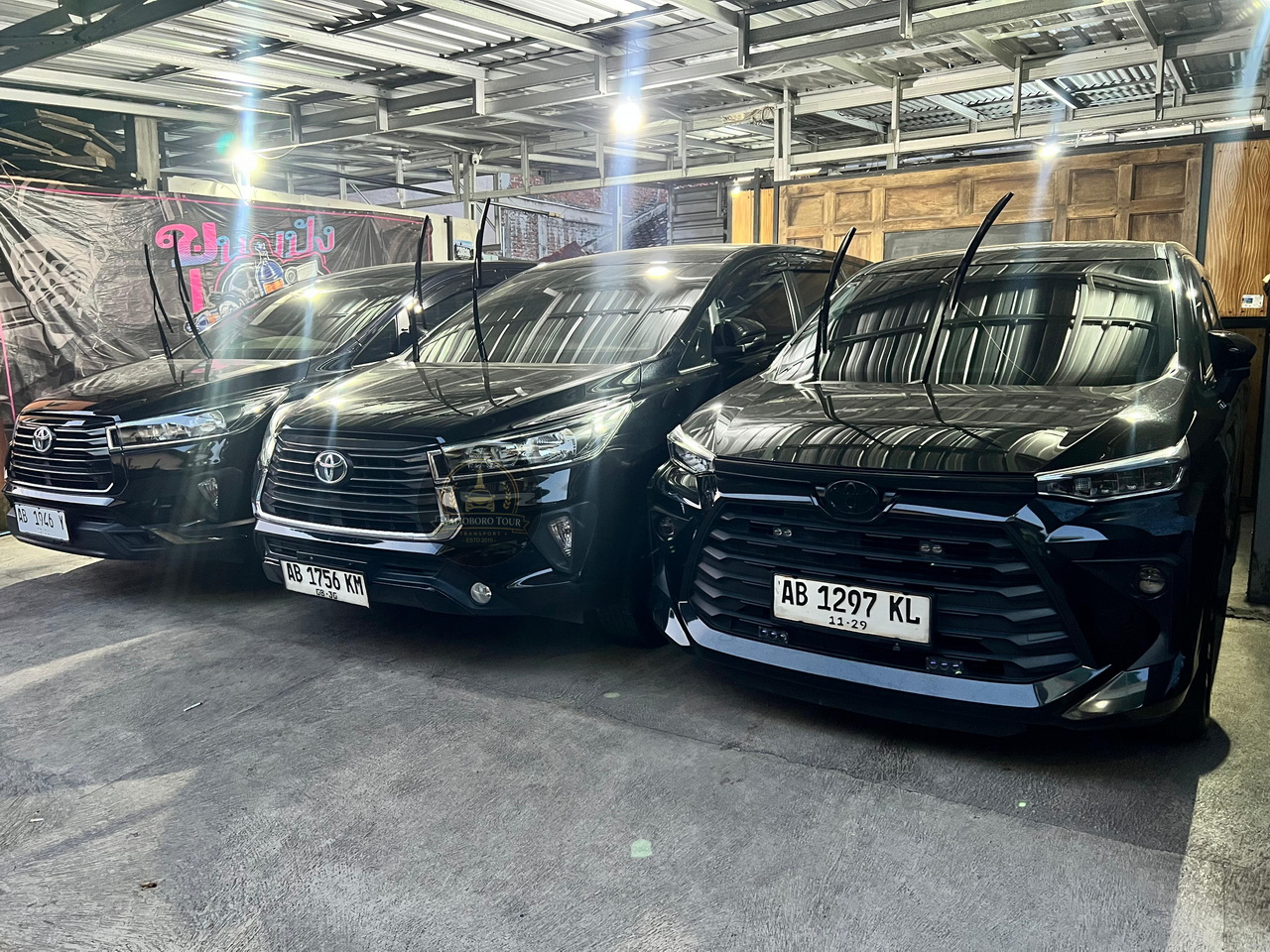 Sewa Mobil Jogja dengan Sopir 2026 | Harga Rental Mobil & Hiace Terpercaya