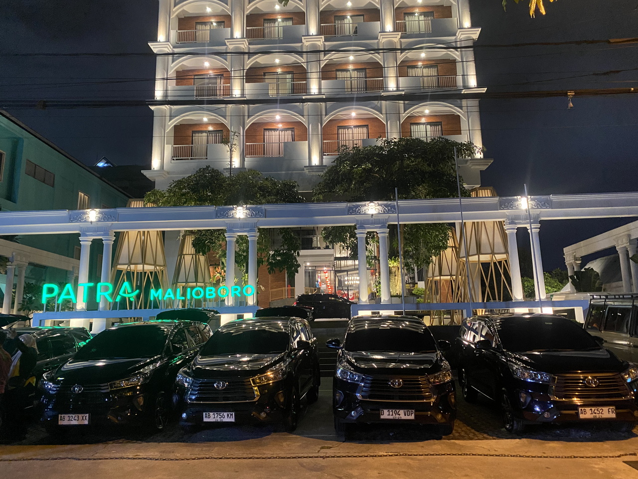 Sewa Mobil Jogja untuk Bisnis: Profesional & Tepat Waktu